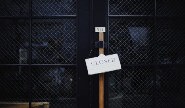 closed sign on business