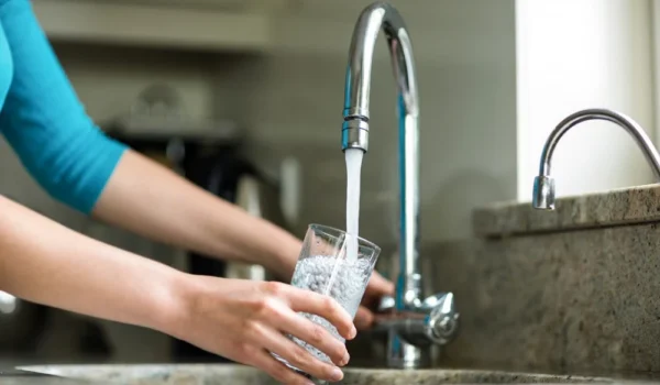 running water from tap