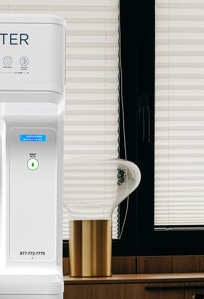 closeup of flowater essential 5x refill station